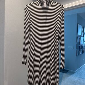GAP Black and White Striped Long Sleeve Dress